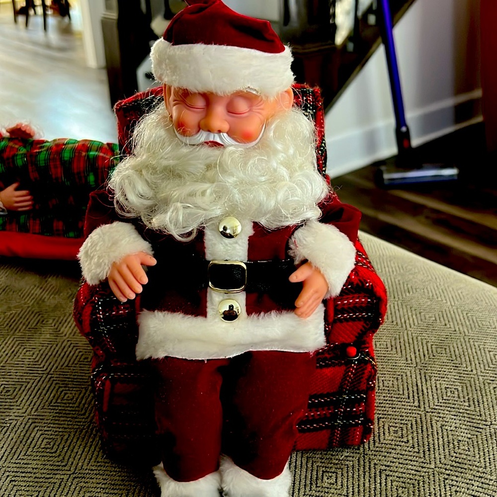 Vintage Gemmy Animated Santa Clause snoring while sitting in chair. Doesn’t work